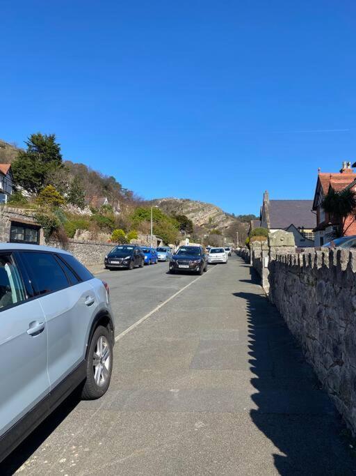 Oakhurst Boutique * Llandudno